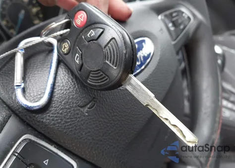 2016 Ford Focus Se z USA, uszkodzony, nr VIN 1FADP3F24GL371538